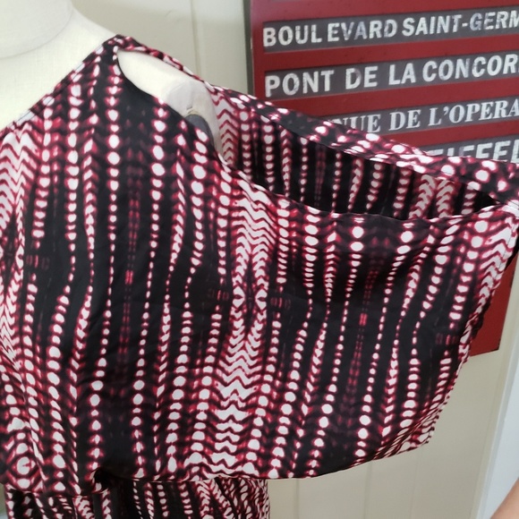 Soprano | S pink black cold shoulder romper - Picture 2 of 8